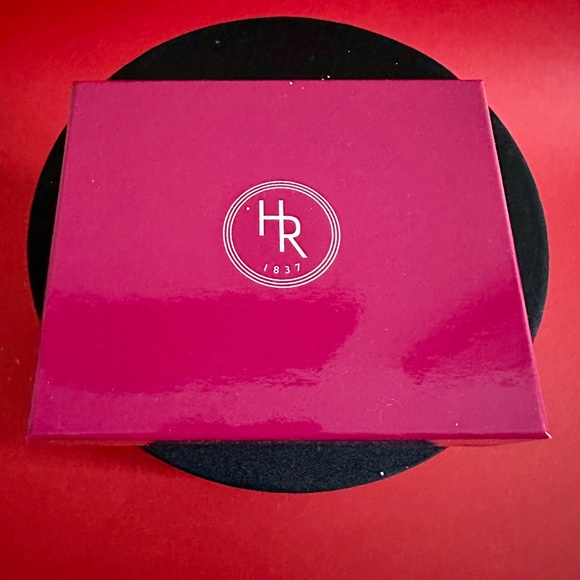 Holt Renfrew box - Picture 2 of 3